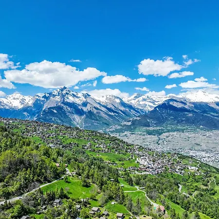 Hildegarde By Interhome בקתה