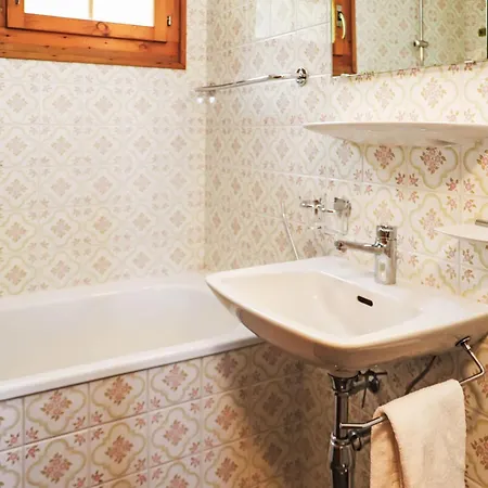 Hildegarde By Interhome בקתה *