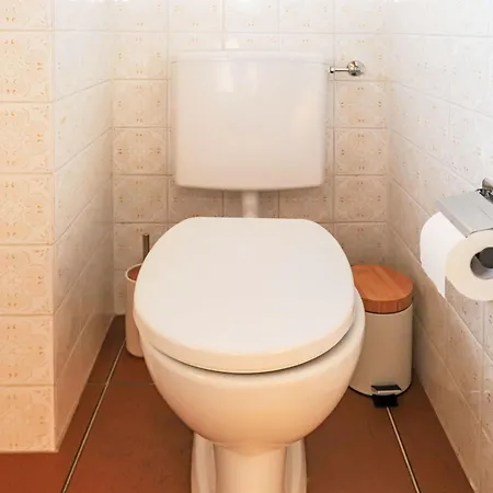 Hildegarde By Interhome בקתה *